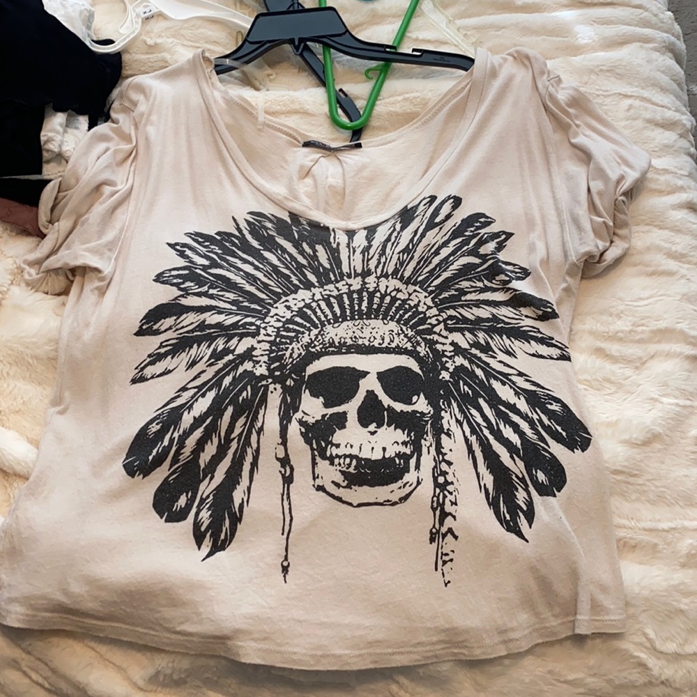 Cream skull shirt